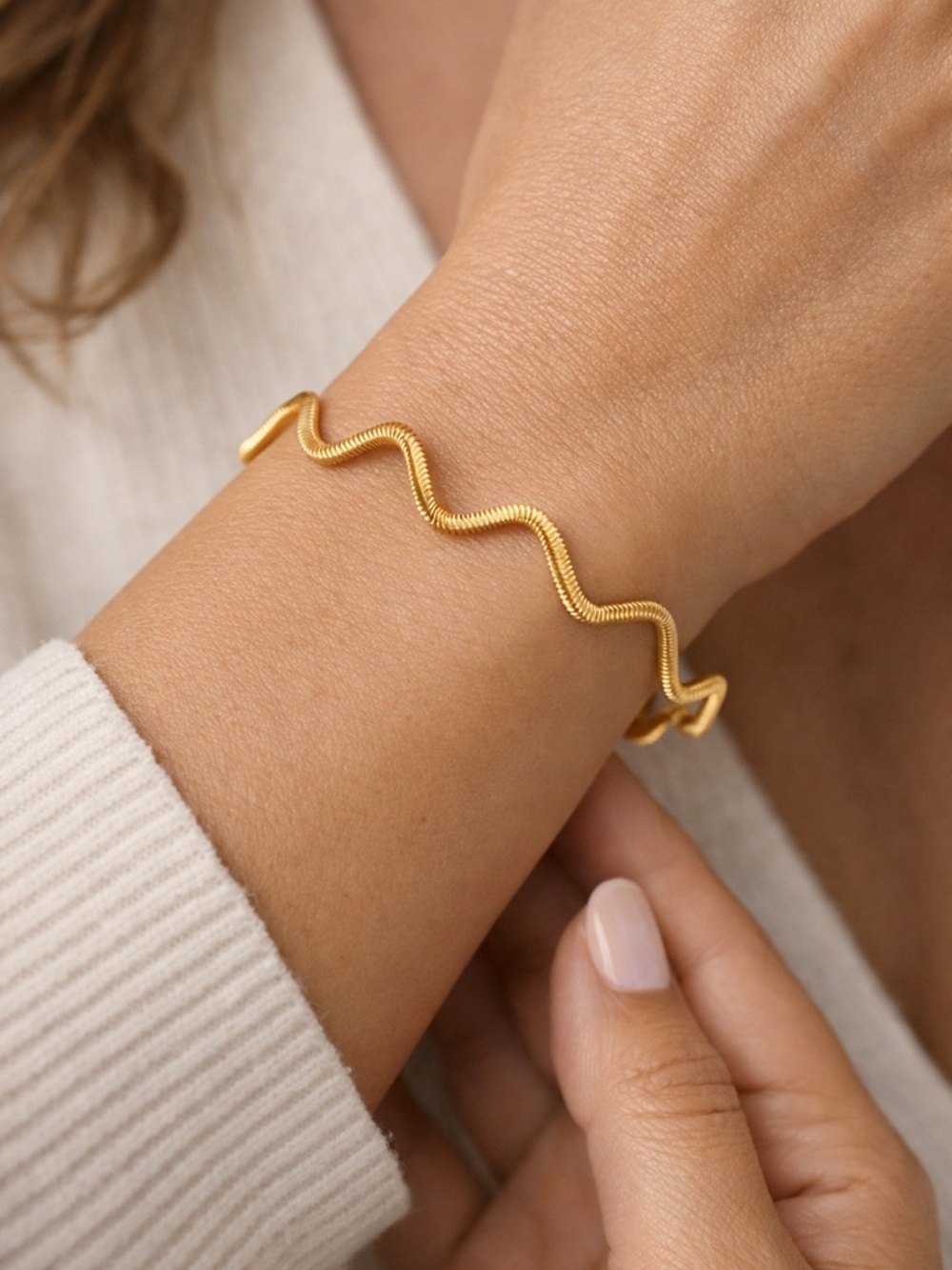 Luxury 22K Gold Wedding Bangle - 10g Real Gold Minimal Bracelet / investment Jew